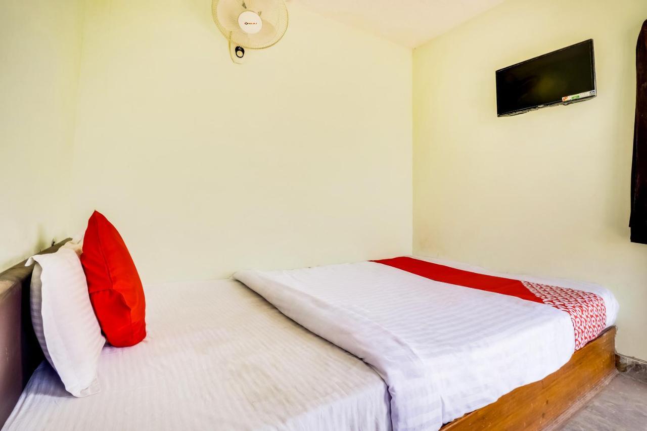 Hotel Oyo 69947 Apna Village & Restaurant